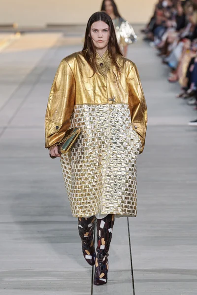 Look 48